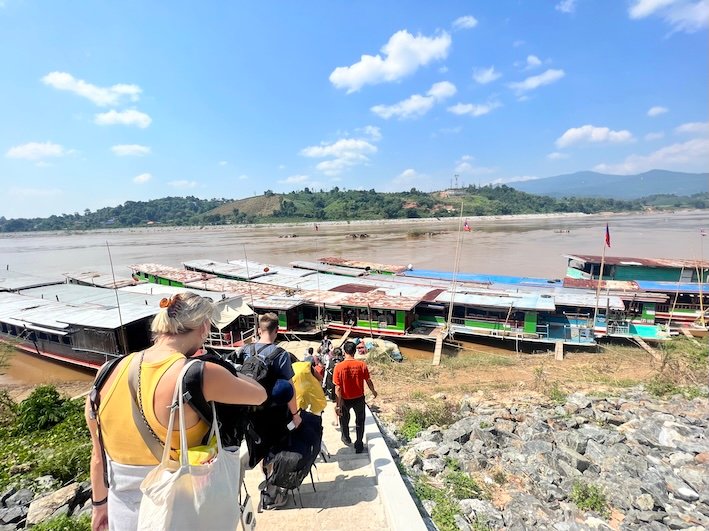 slow boat thailand laos - boarding